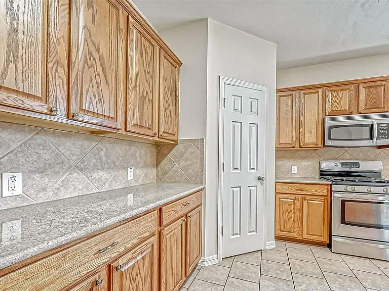 5526 Hazel Berry Way — Photo 16