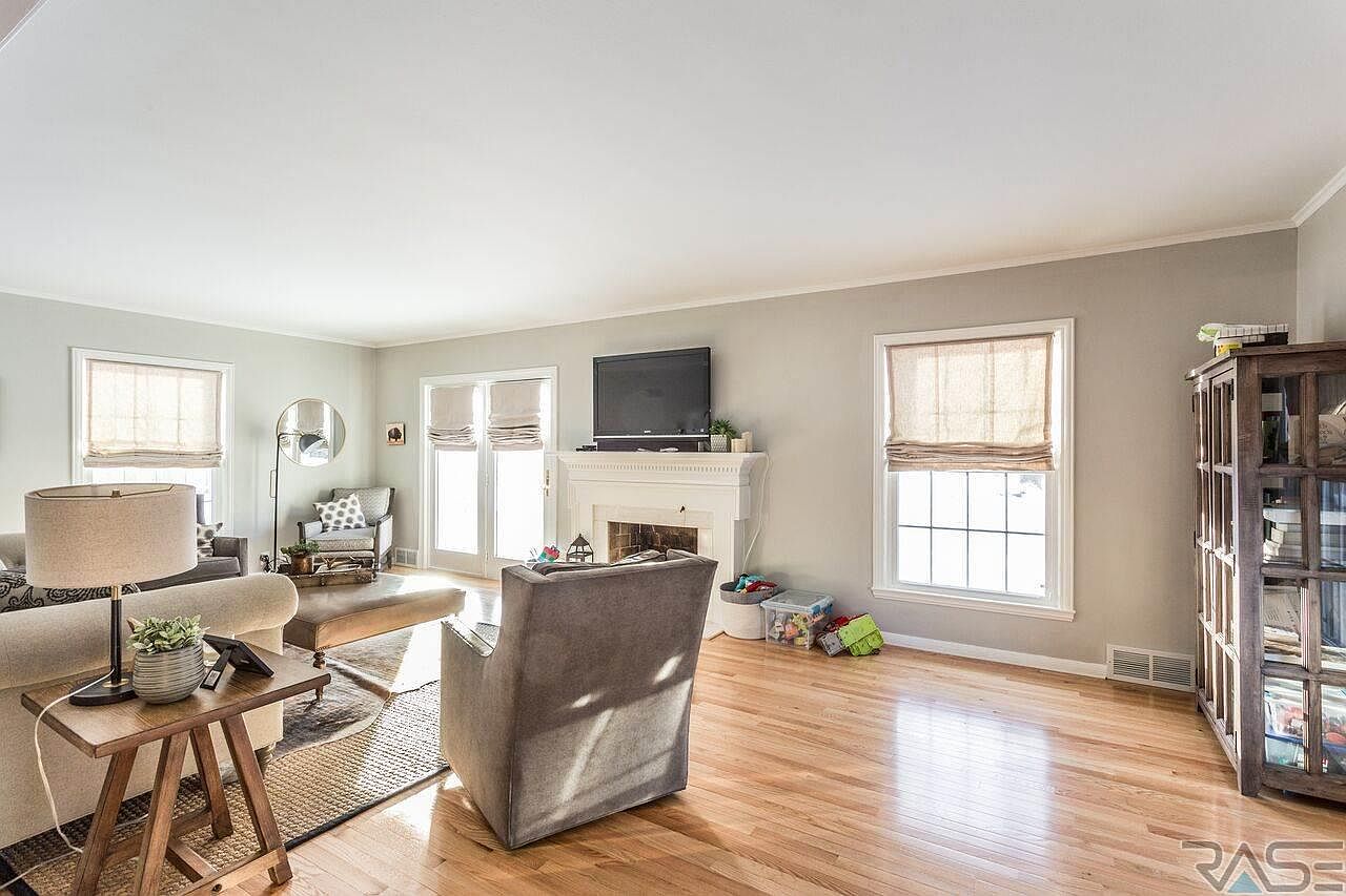 2212 S Pendar Ln, Sioux Falls, SD 57105 Zillow