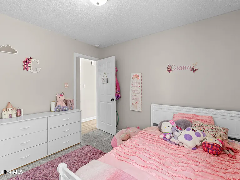 211 Clydesdale Ct — Photo 20
