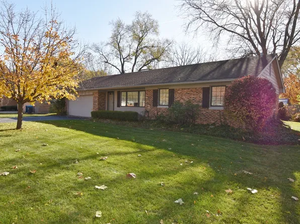 1922 Kenilworth Pl, Aurora, IL 60506