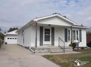 1237 Maple Ave, Monroe, MI 48162