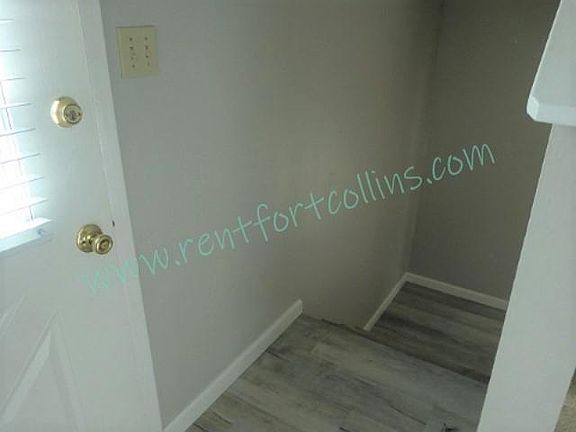 Split level, to Lower level