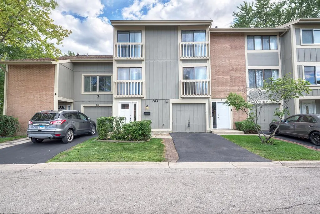 3 bed, 2.5 bath, 1135 sqft, $2,900 — Photo 1