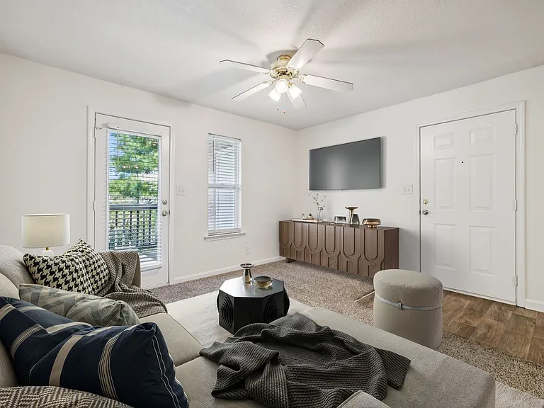 Three Bedroom - 3 Bed / 2 Bath - 1,270 Sq.Ft.