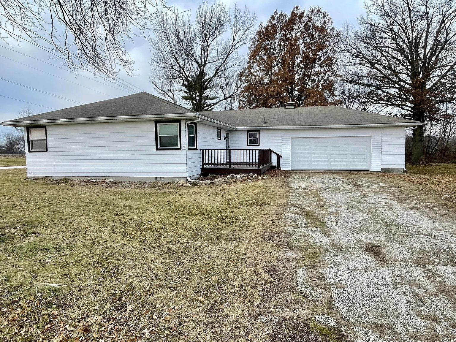 3 bed, 1664 sqft, $1,300 — Photo 1