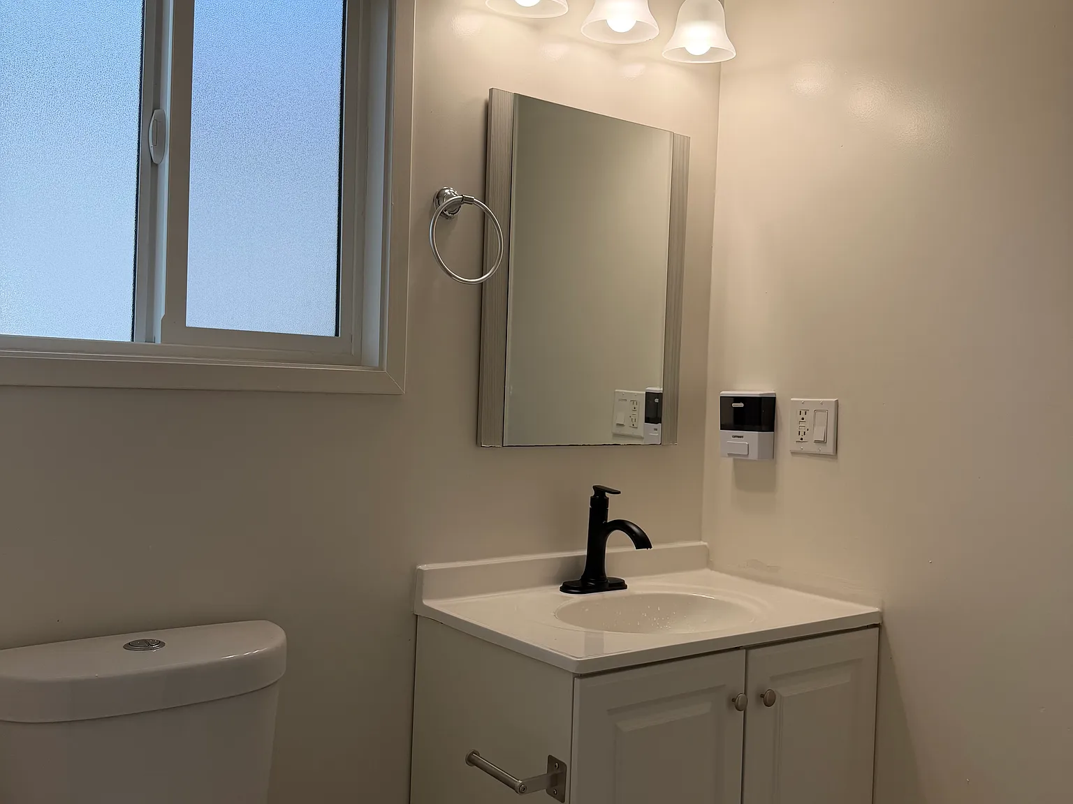 2 bed, 700 sqft, $2,500 — Photo 3