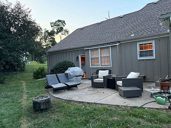 3rd image of 7709 W 64th St