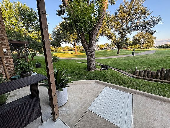 3rd image of 3148 Pin Oak Ct