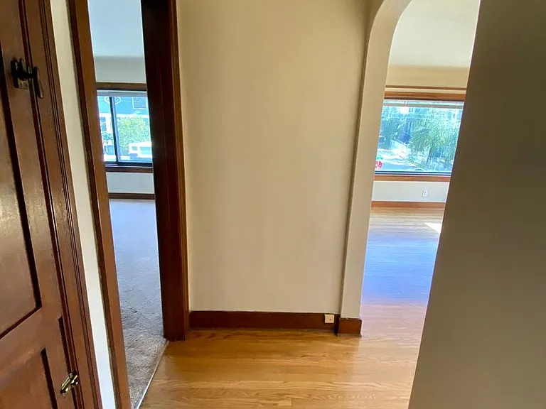 Parkway Apartments — Photo 9