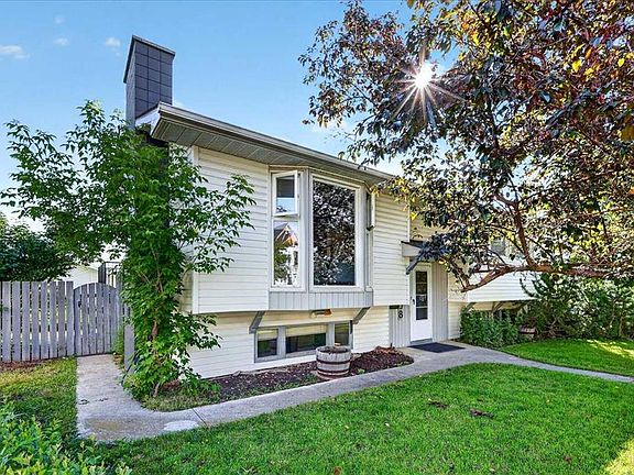 2nd image of 5408 Ladbrooke Dr SW