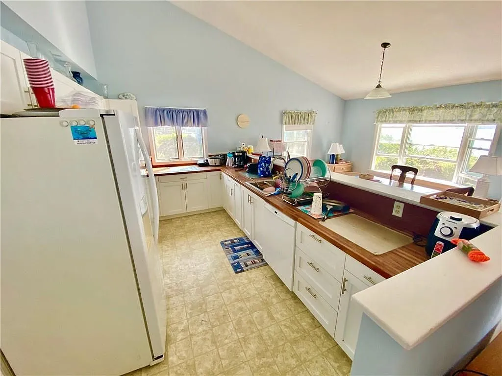 4 bed, 1.0 bath, 1260 sqft, $4,000 — Photo 4