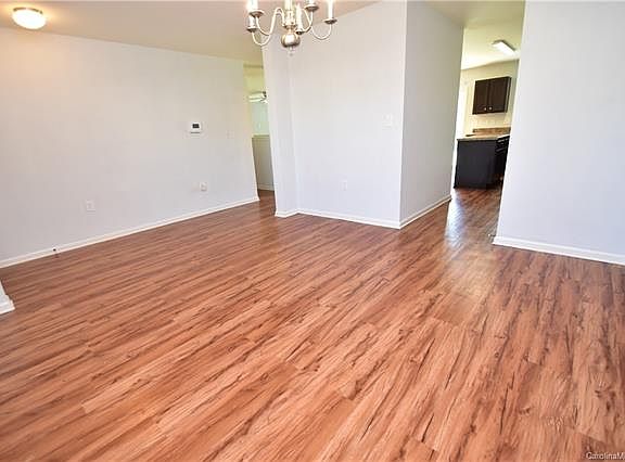 5th image of 961 Etta Pl