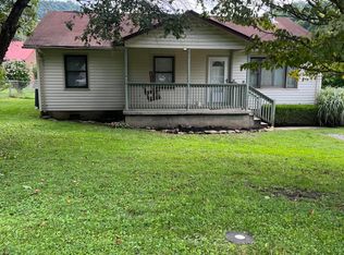 66 White Row, Ansted, WV 25812