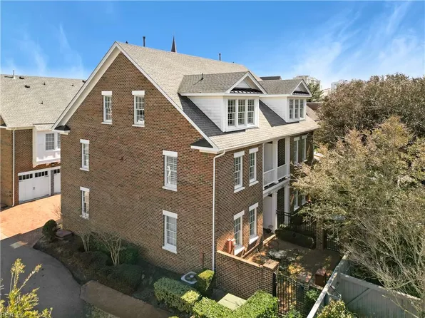 4028 Harlow St, Virginia Beach, VA 23451