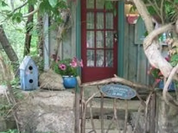 14 Nut St, Eureka Springs, AR 72632