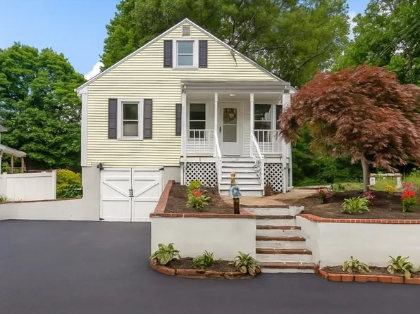 18 Corbin St, Franklin, MA 02038