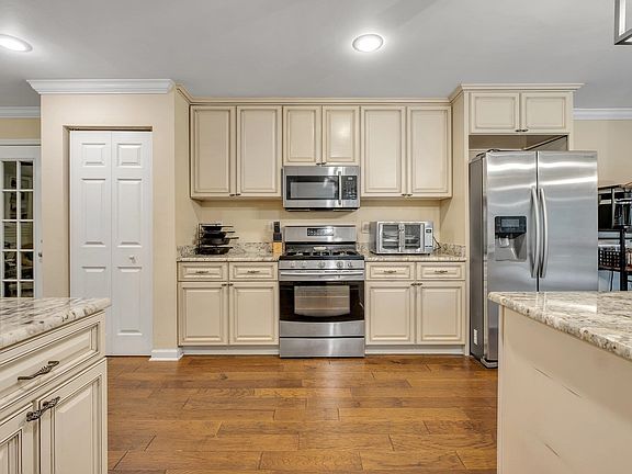 5th image of 2313 Kilkenny W