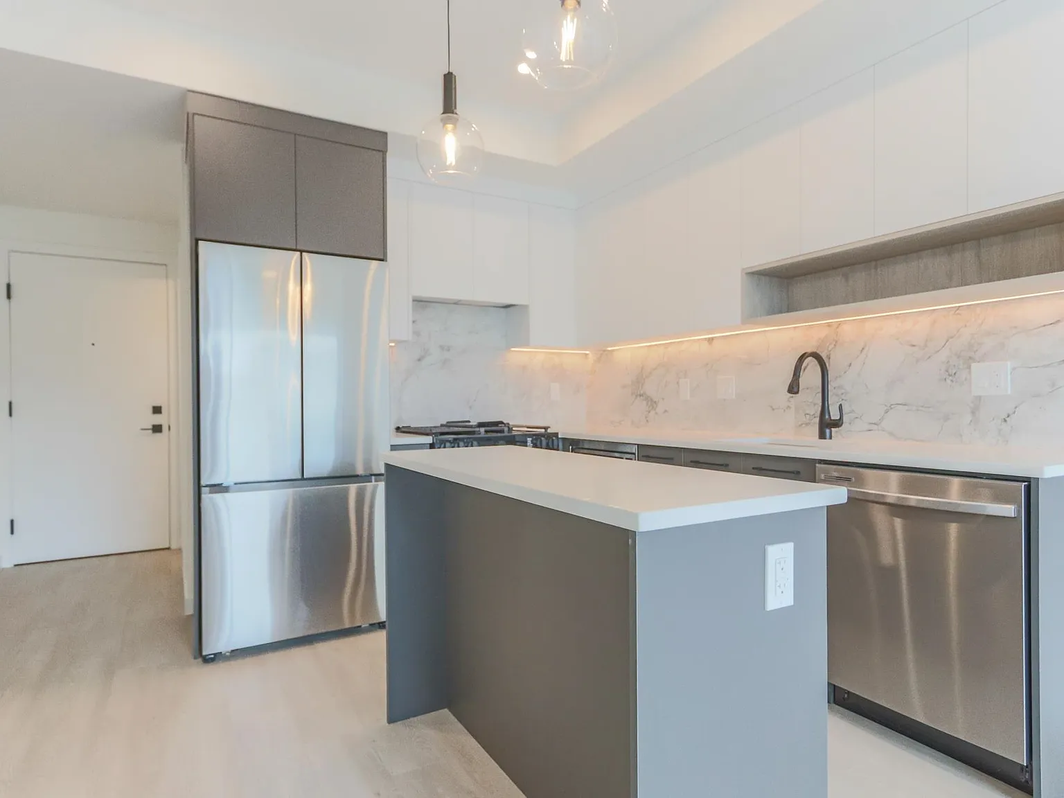 2 bed, 688 sqft, $1,850 — Photo 3
