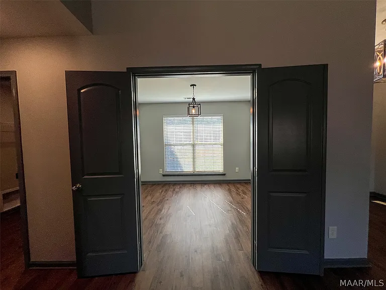 583 Sunset Dr — Photo 16