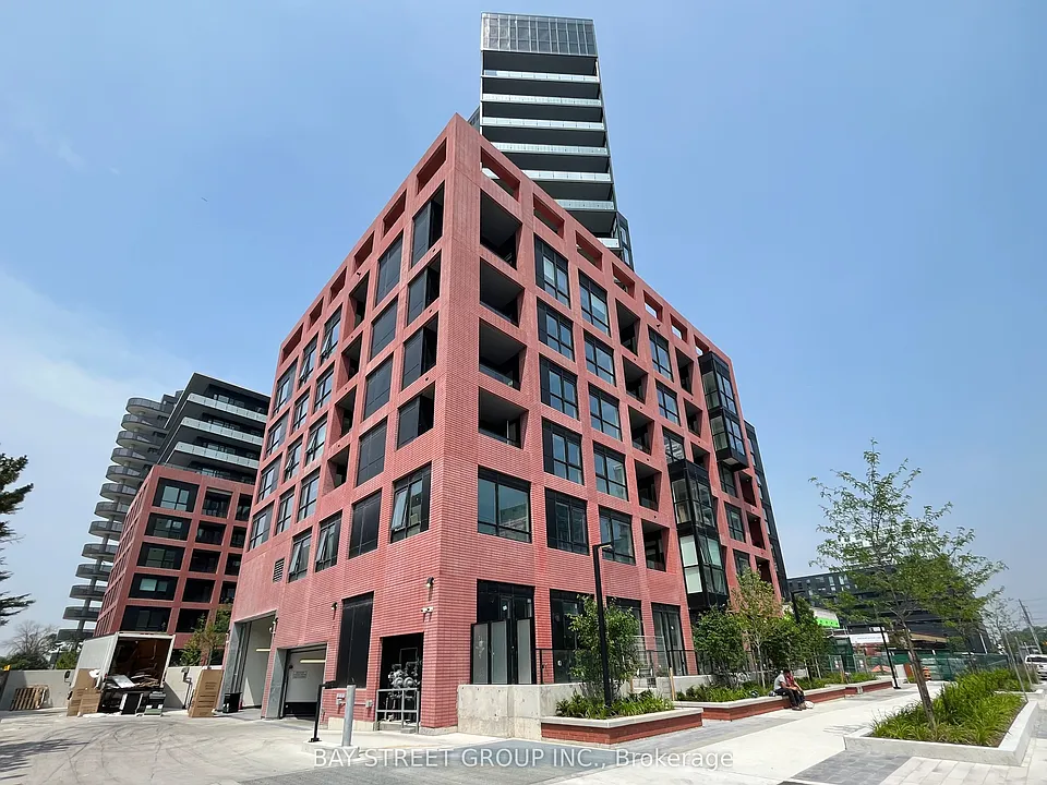 8 Tippett Rd #817