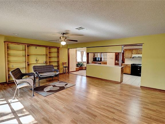 3rd image of 1905 23rd St