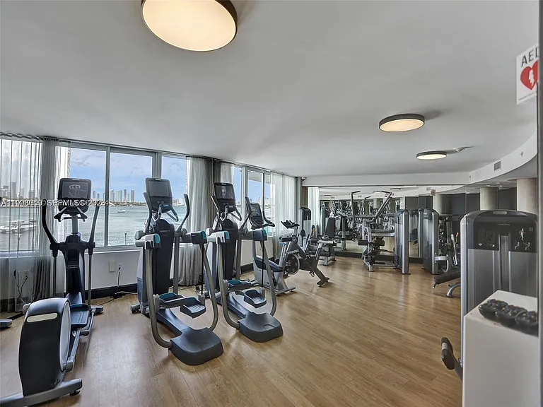 1100 West Ave #1101 — Photo 34