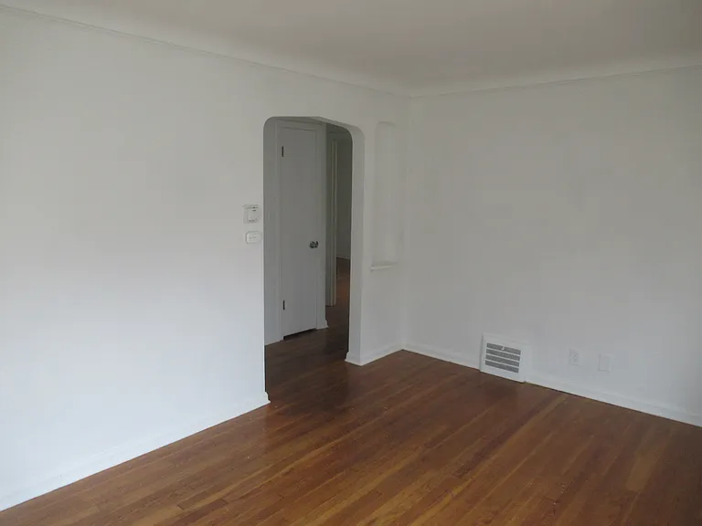 86 Cowles Ave — Photo 15