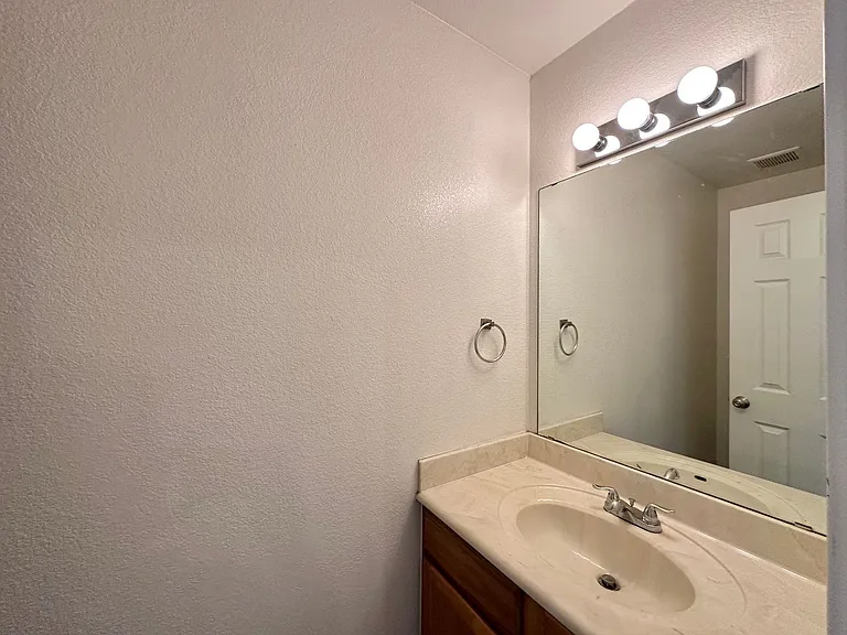 3401 Turner Ave — Photo 13