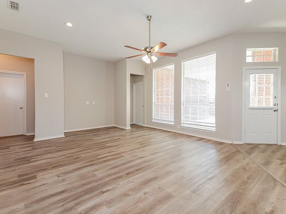 3rd image of 1509 Anchor Dr