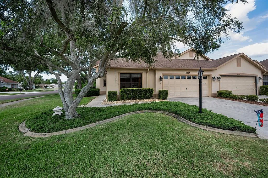 2 bed, 2.0 bath, 1642 sqft, $2,400 — Photo 1