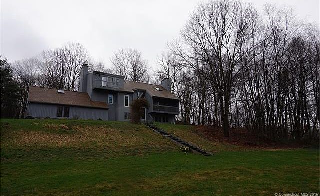 6 Westwind Drive, Northford