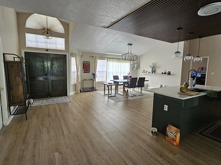 8201 Shay Lynn Ct — Photo 4