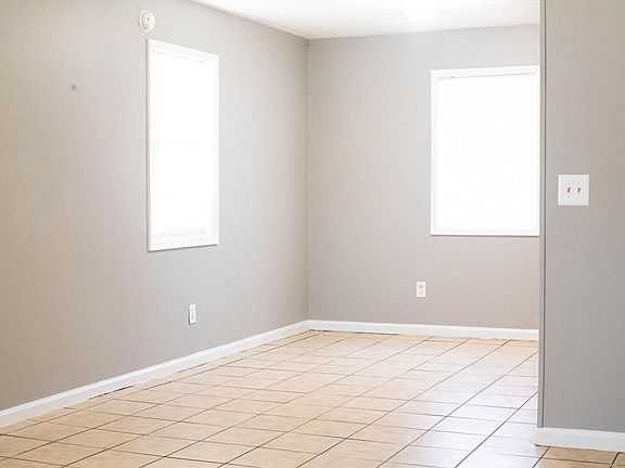 4th image of 1036 Green Valley Dr NW