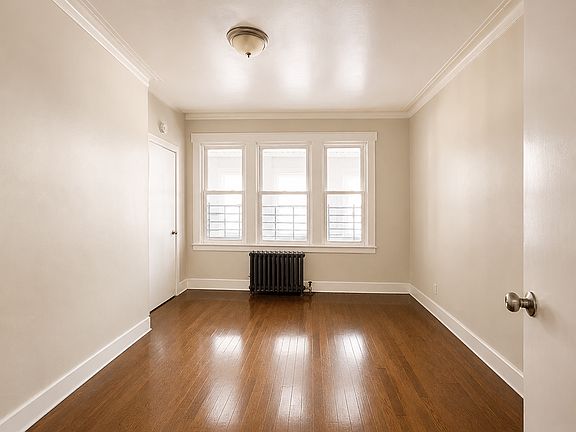 5th image of 86 Willoughby St #1B
