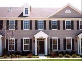 2533 Hillsboro Blvd, Aurora, IL 60503