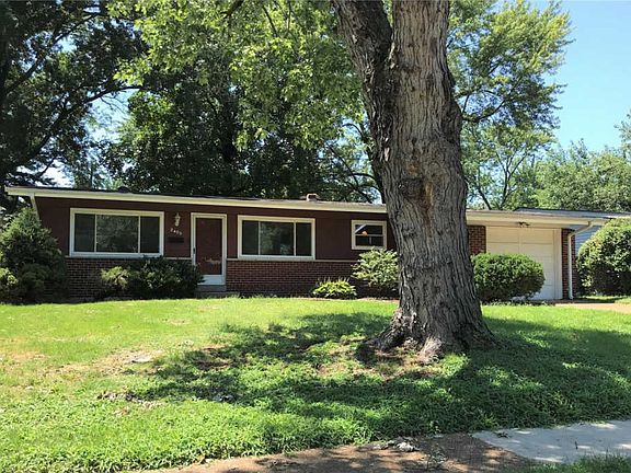 3rd image of 2400 Palomino Ln
