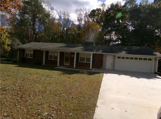 3850 Whitehaven Rd, Winston Salem, NC 27106