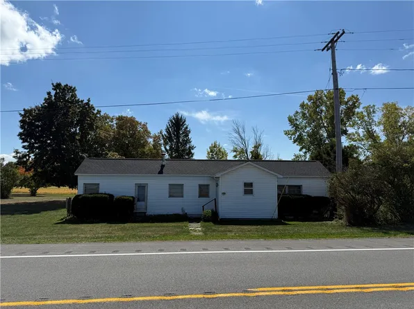 14720 E Lee Rd, Albion, NY 14411