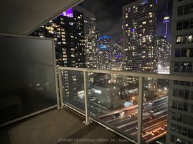 19 Bathurst St