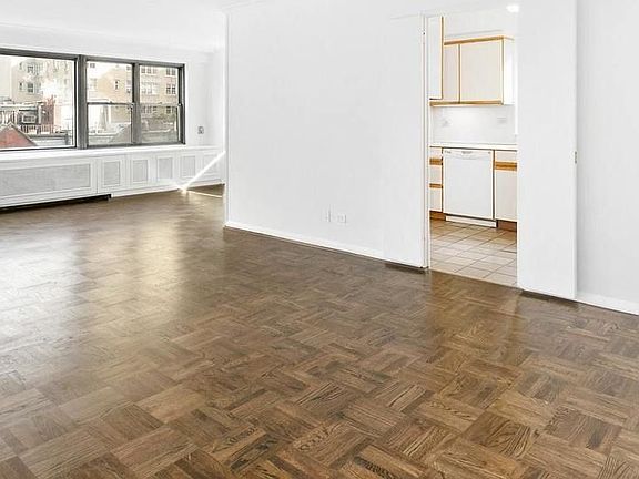 4th image of 15 W 72nd St APT 8D