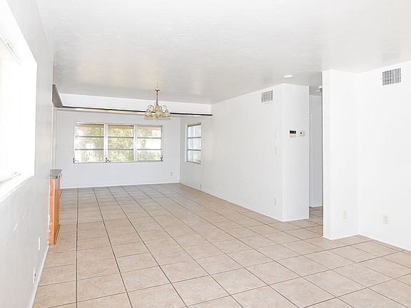 5th image of 106 Palm Ave