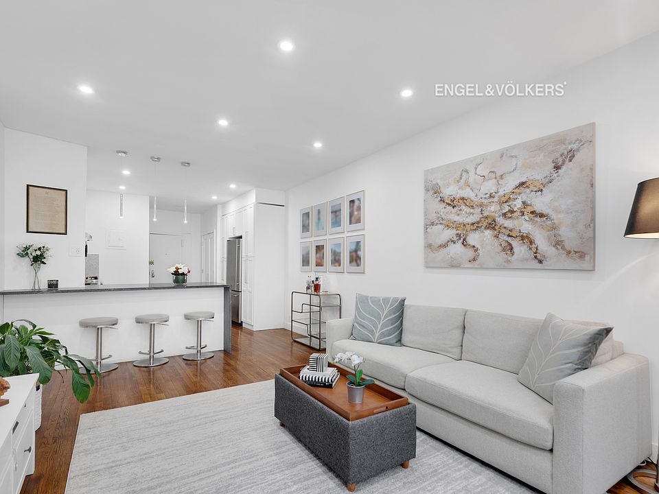 1st image of 304 E 73rd St #4