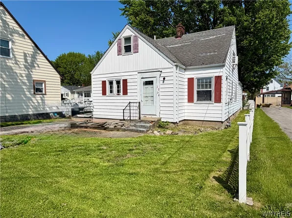 1239 N Military Rd, Niagara Falls, NY 14304