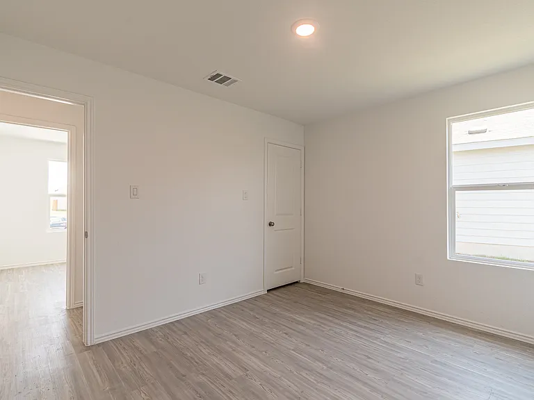 6406 Kemper Pl — Photo 9