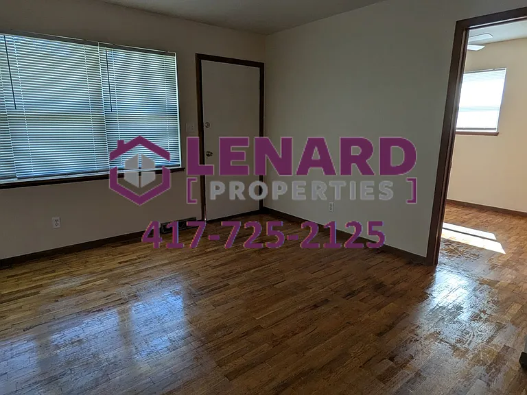 2224 N Clifton Ave — Photo 5