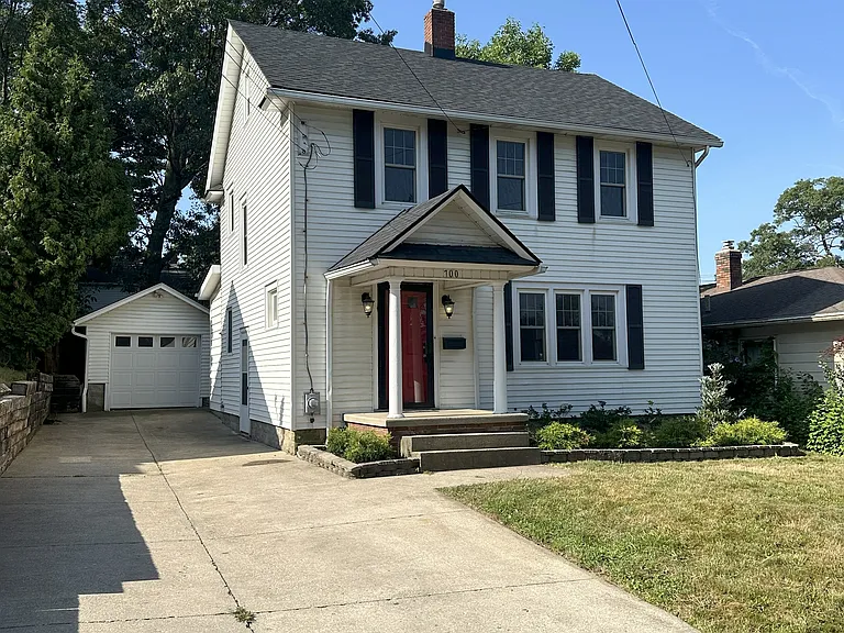 700 Iona Ave — Photo 1