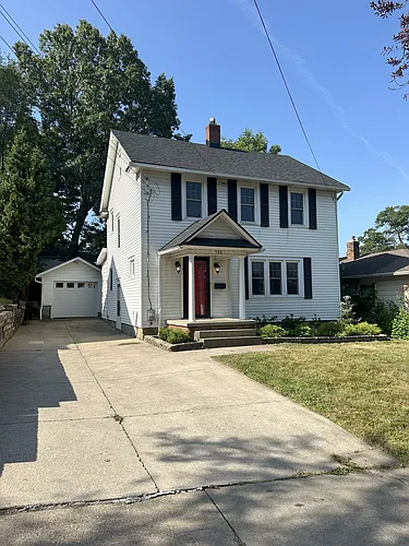 700 Iona Ave Photo 1