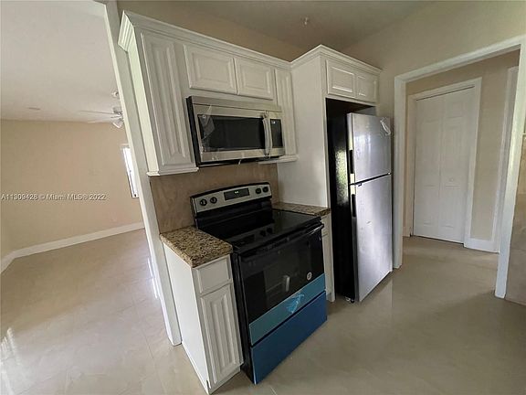 3rd image of 1448 NE 177th St