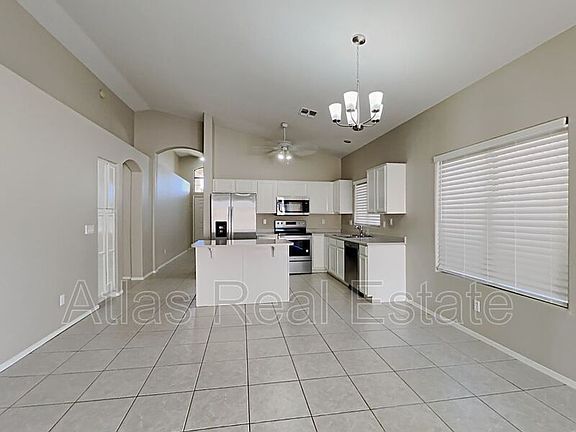 4th image of 1656 E Palomino Dr