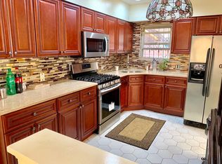 5047 175th Pl, Fresh Meadows, NY 11365